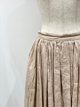 画像をギャラリービューアに読み込む, Gathered skirt