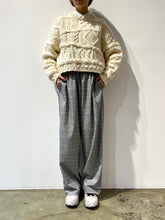 画像をギャラリービューアに読み込む, Check essy pants