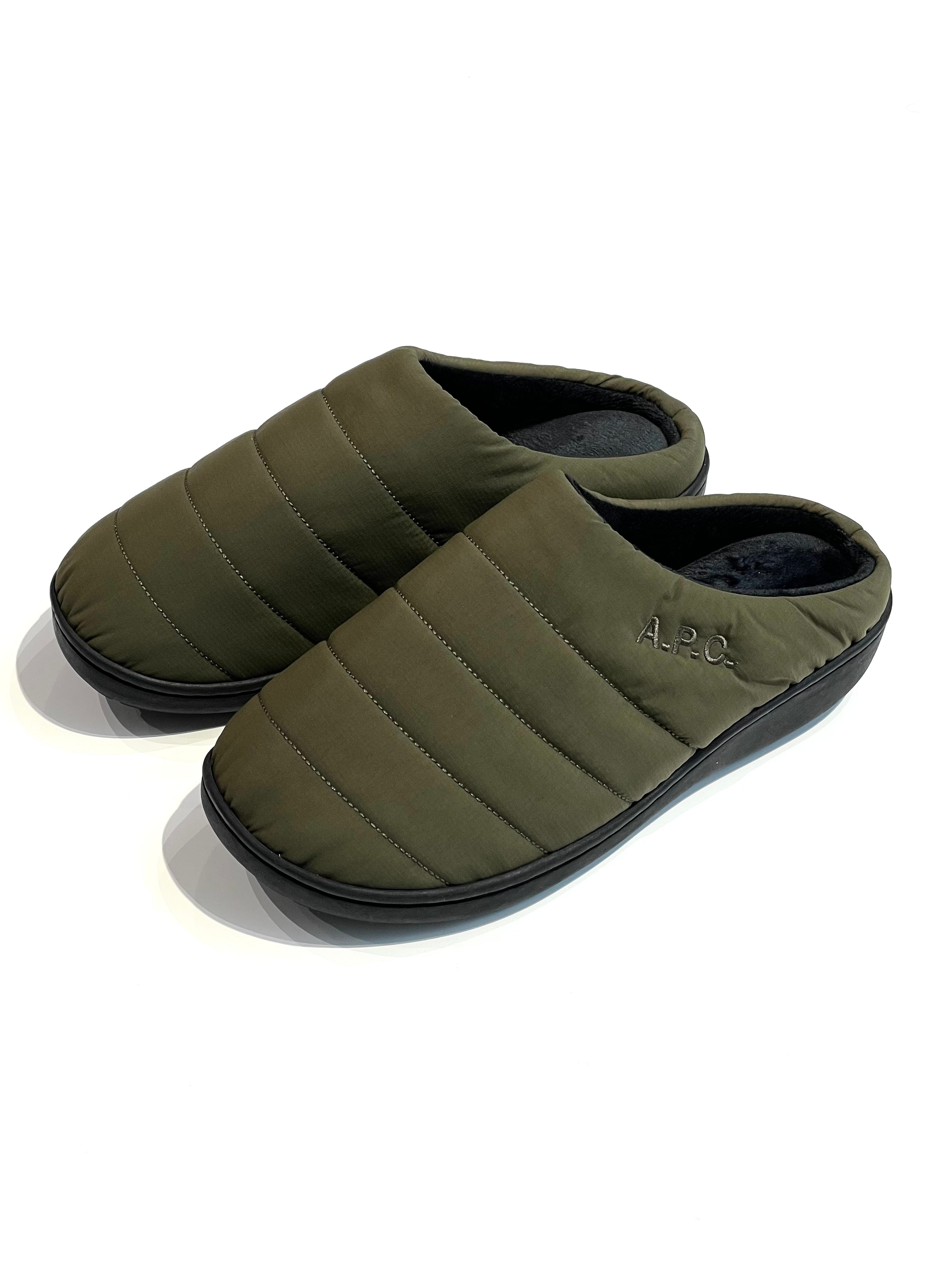 国内直営A.P.C.×SUBU F-LINE Subu xA.P.C.キルティングサンダル A.P.C. SUBU F-LINE｜FEMME ｜A.P.C. | アーペーセー日本公式