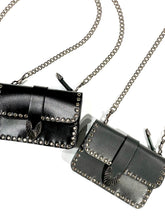 画像をギャラリービューアに読み込む, Chain leather wallet