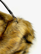 画像をギャラリービューアに読み込む, Fur hand bag