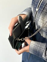 画像をギャラリービューアに読み込む, Chain leather wallet