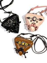 画像をギャラリービューアに読み込む, Triangle shoulder pouch