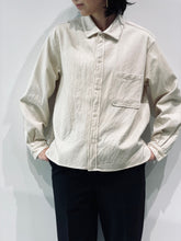 画像をギャラリービューアに読み込む, ボタンシャツショート