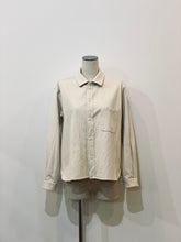 画像をギャラリービューアに読み込む, ボタンシャツショート