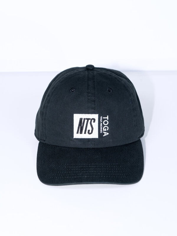 Logo cap TOGA×NTS