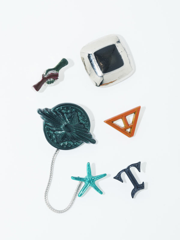 Metal pin set