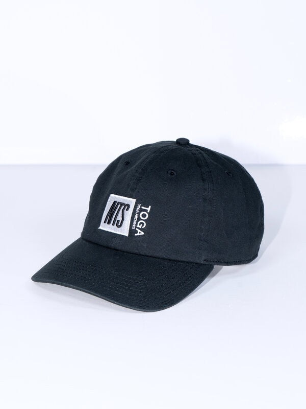 Logo cap TOGA×NTS