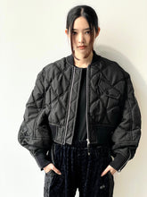 画像をギャラリービューアに読み込む, Quilting blouson
