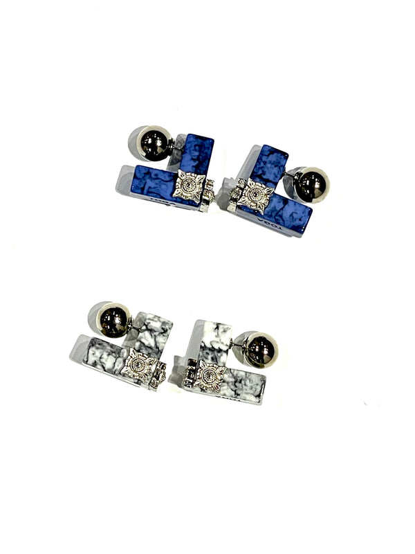 Marble motif pierced earrings