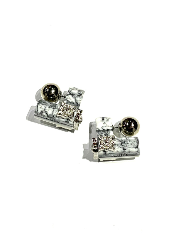 Marble motif pierced earrings
