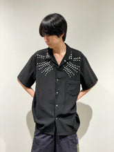 画像をギャラリービューアに読み込む, Studs S/S shirts
