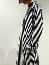 画像をギャラリービューアに読み込む, Slab Yarn Long-Sleeve T-Shirt Dress
