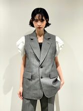 Wool mohair sleeveless jacket
