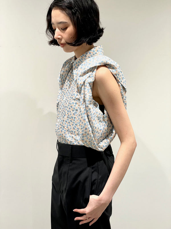 Flower print roll sleeve shirts