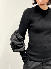 画像をギャラリービューアに読み込む, Volume arm rib knit pullover
