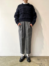 画像をギャラリービューアに読み込む, Center press straight pants
