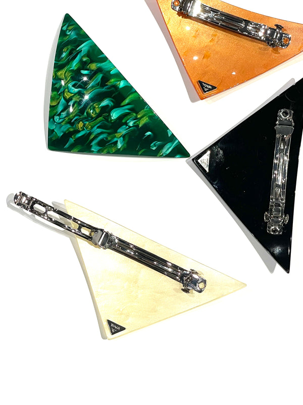 Triangle barrette