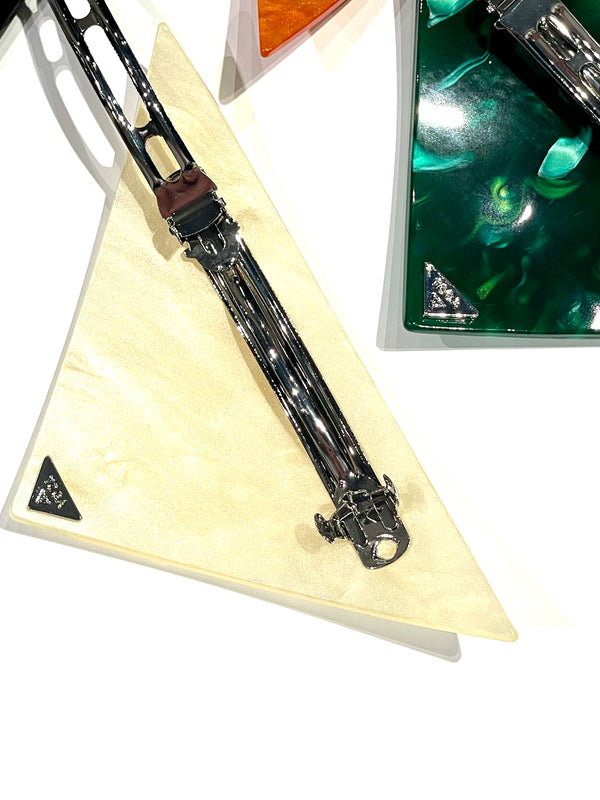 Triangle barrette