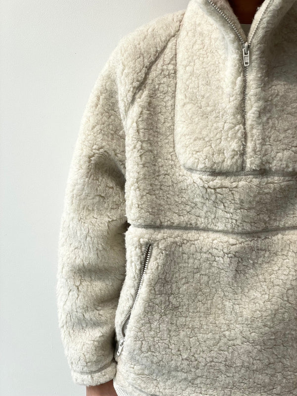 Wool fleece pullover（BOA）