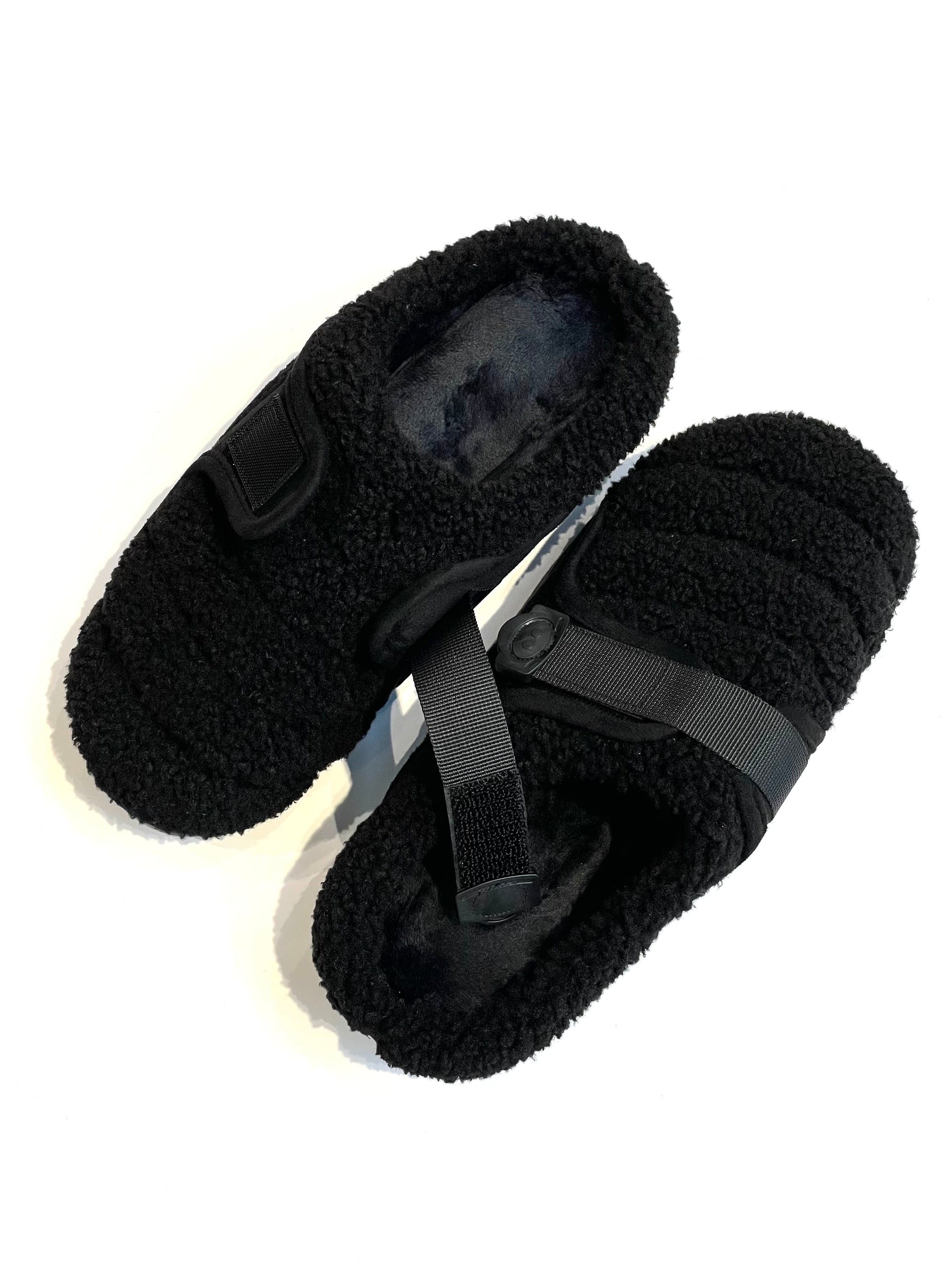 a.p.c サンダル A.P.C.』が『スブ』とコラボ！ 暖かくておしゃれな冬サンダルの
