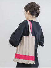 PLEATS KNIT BAG