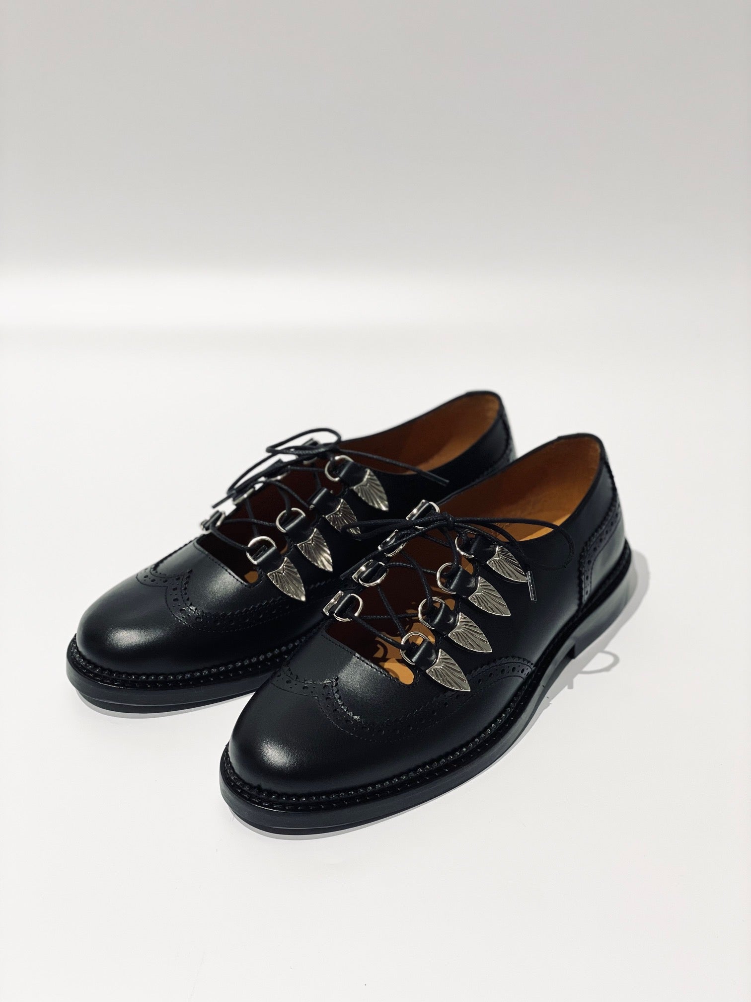 【TOGA PULLA】Gillie shoes black黒 シューズパンプス TOGA PULLA トーガ プルラ ドレスシューズ GILLIE SHOES ギリー