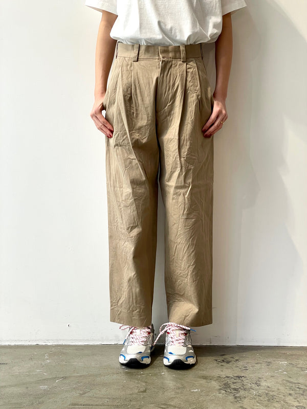 Chino Two Tuck Tapered