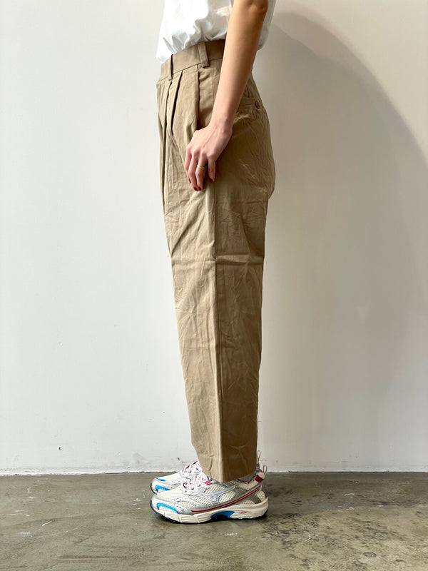 Chino Two Tuck Tapered