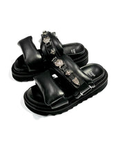 画像をギャラリービューアに読み込む, Leather puff sandals（WOMENS）

