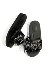 画像をギャラリービューアに読み込む, Slide TOGA×SUICOKE SP
