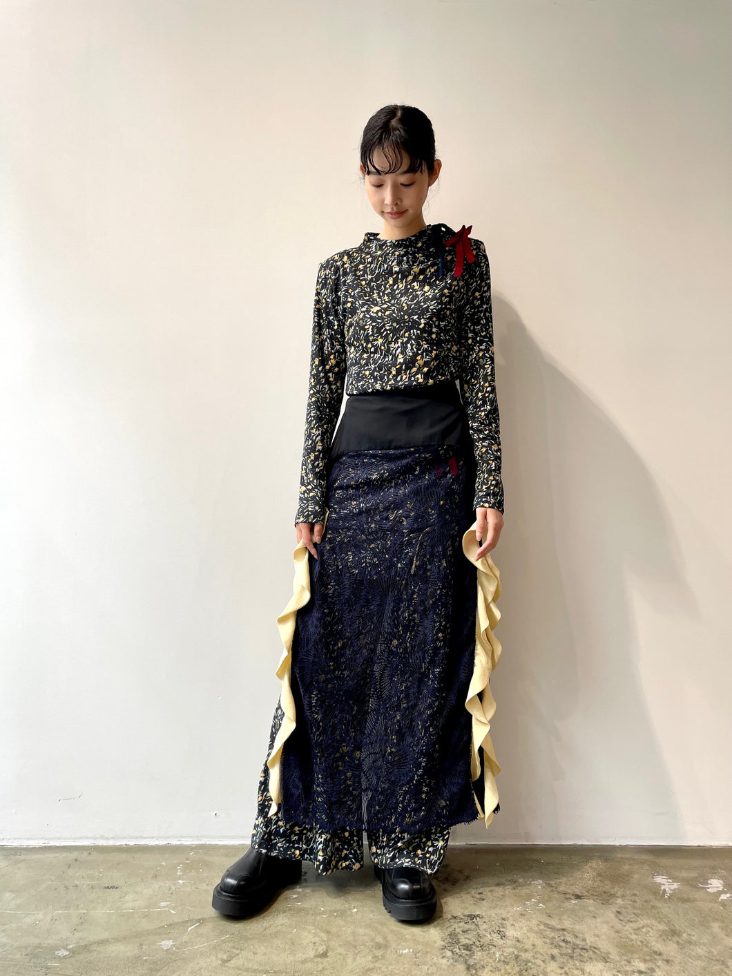 Lace skirt