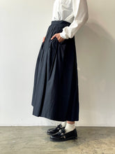 画像をギャラリービューアに読み込む, Tuck Skirt
