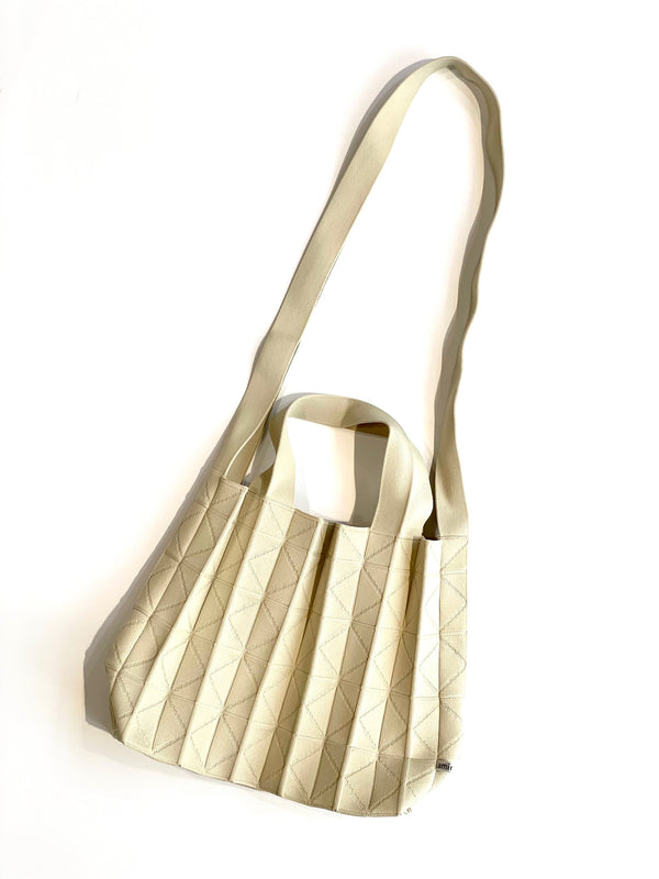 ORIGAMI PLEATS BAG