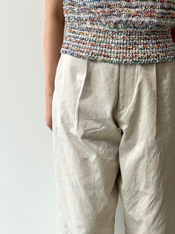 Chino tuck tapered