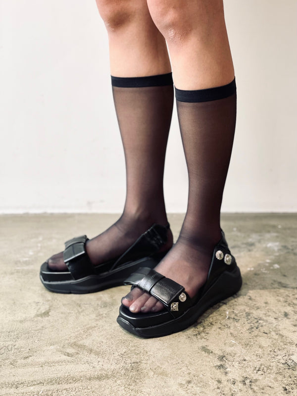 Shark sole ribbon sandals（WOMENS）