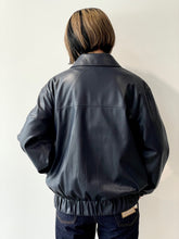 画像をギャラリービューアに読み込む, Suzanna Blouson
