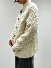 画像をギャラリービューアに読み込む, ARAN KNIT CARDIGAN
