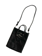 画像をギャラリービューアに読み込む, Triangle poach bag
