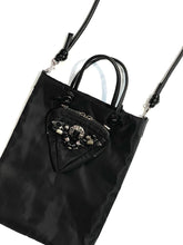 画像をギャラリービューアに読み込む, Triangle poach bag
