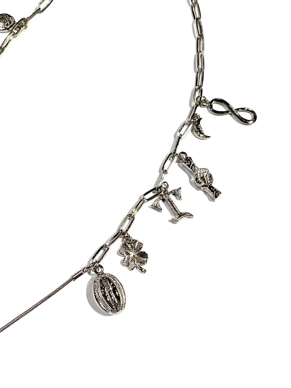 Metal motif loop tie