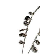 画像をギャラリービューアに読み込む, Metal motif loop tie
