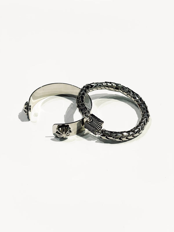 Metal bangle set