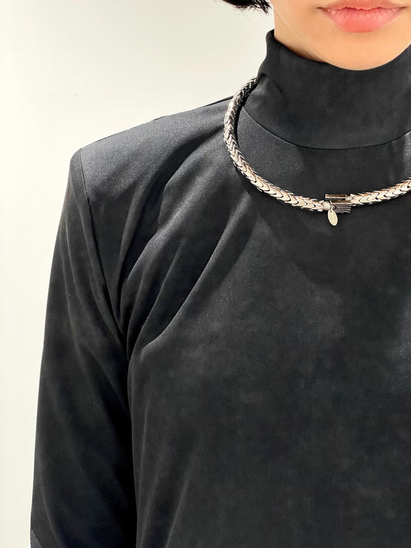 Metal choker