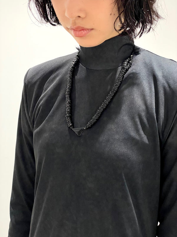 Triangle beads necklace