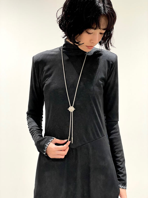 Metal concho loop tie
