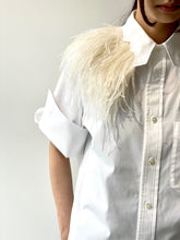 画像をギャラリービューアに読み込む, Cotton S/S shirt with feather
