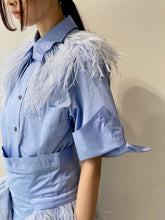 画像をギャラリービューアに読み込む, Cotton S/S shirt with feather
