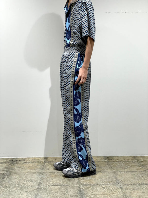 Inner print pants