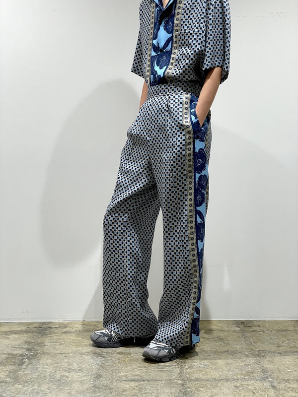 Inner print pants